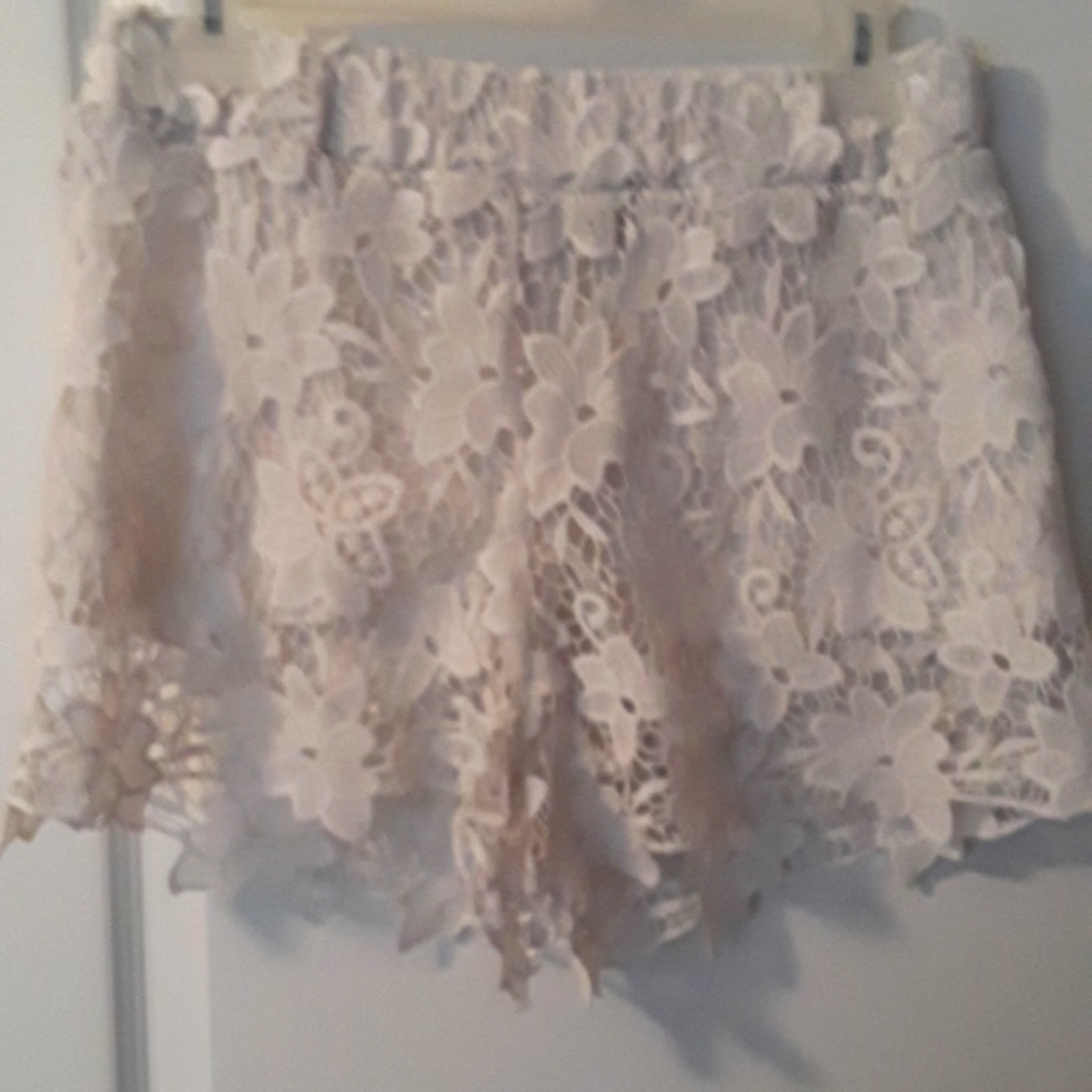 💕Y2K CUTE💕Atmosphere lace white shorts